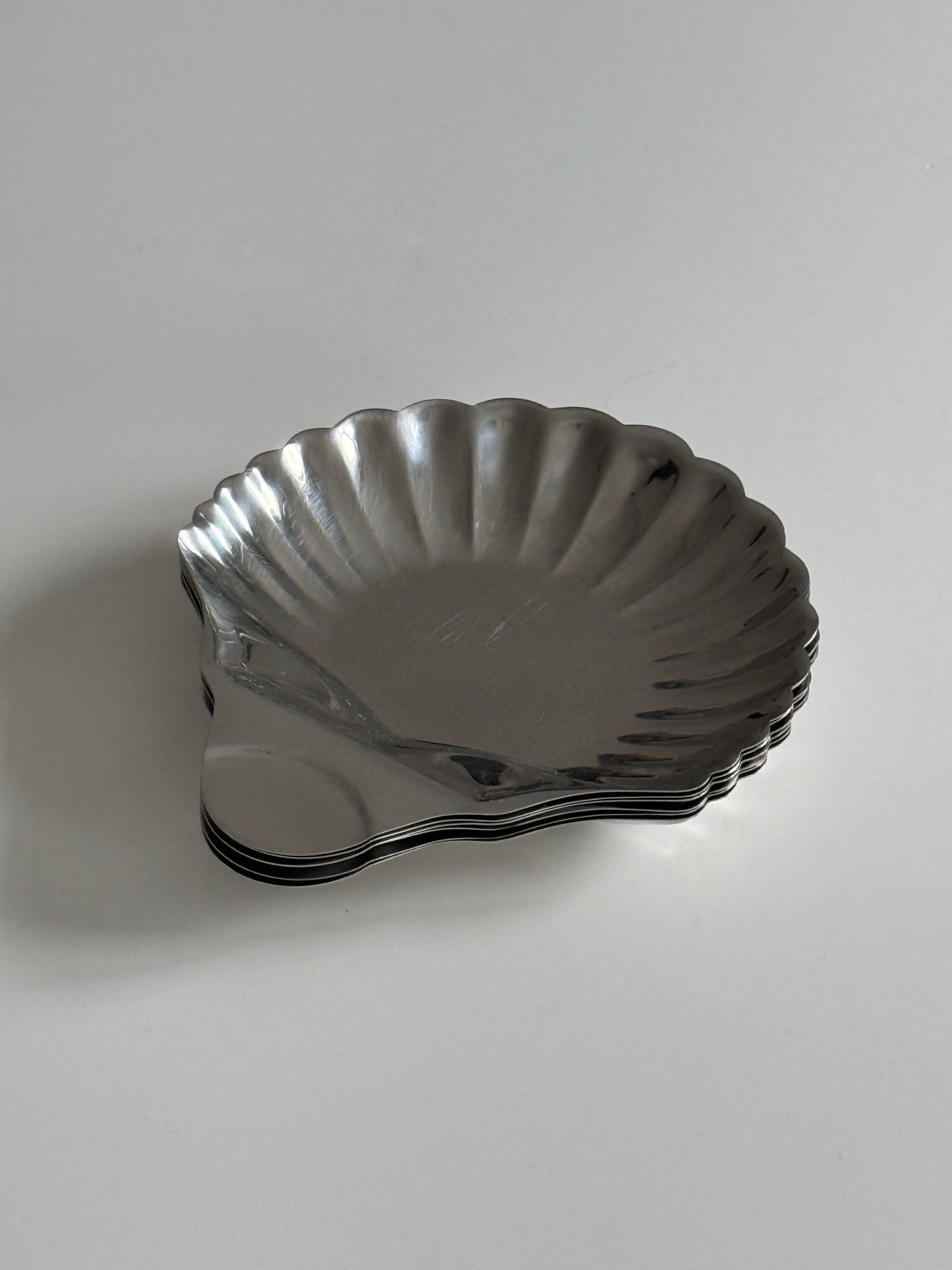 Stainless Steel Shell Plates (set of 6)