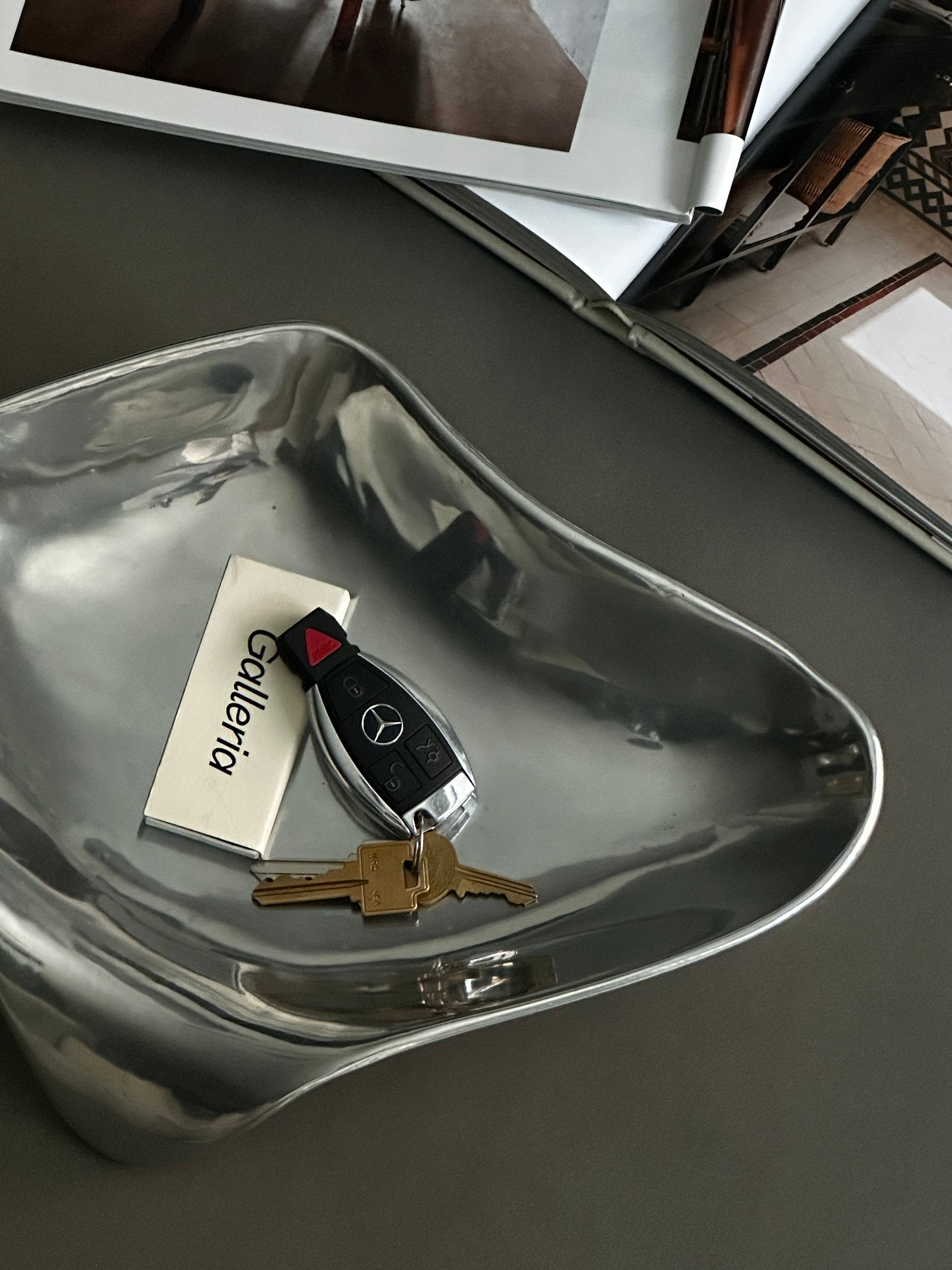 Freeform Sculptural catchall