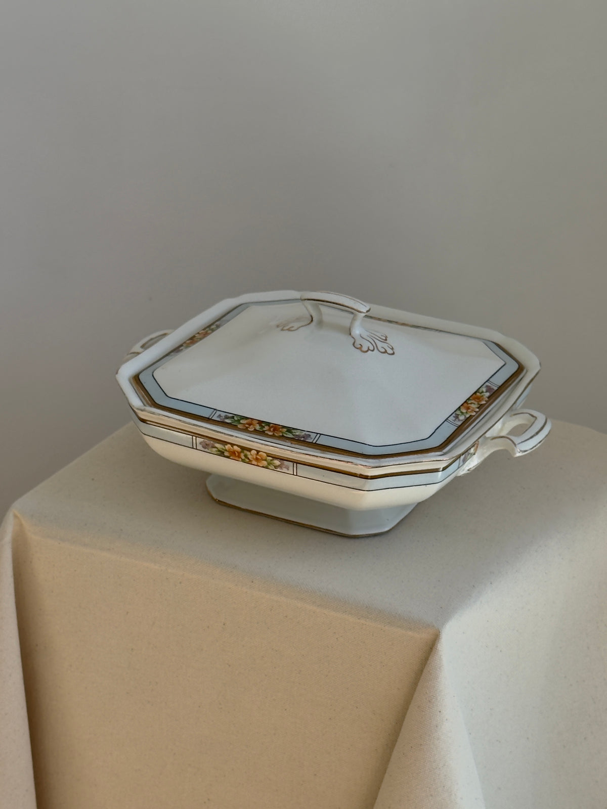 J. & G. Meakin Floral Covered Serving Dish — England