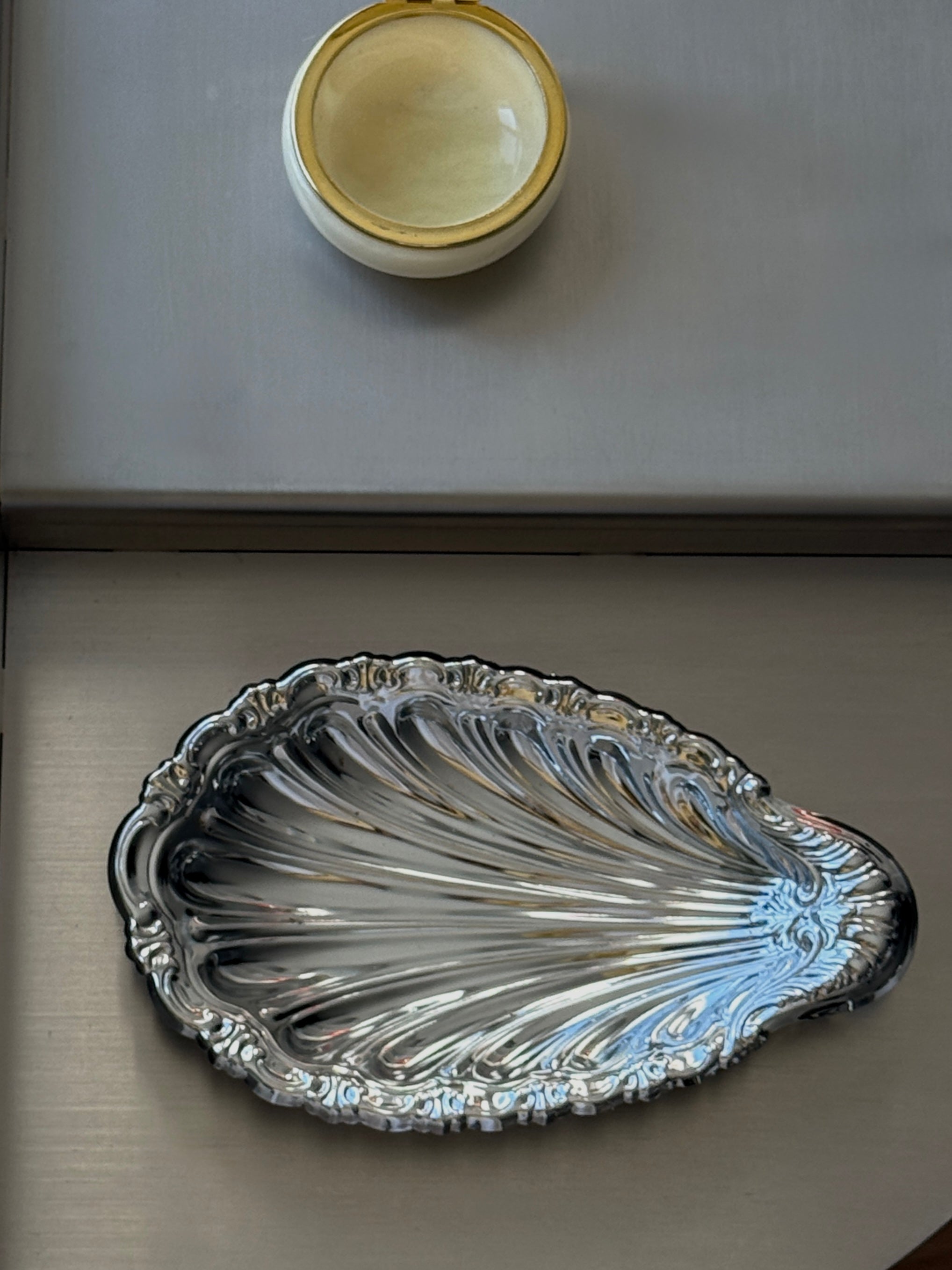 Chrome Clam Shell Trinket Dish