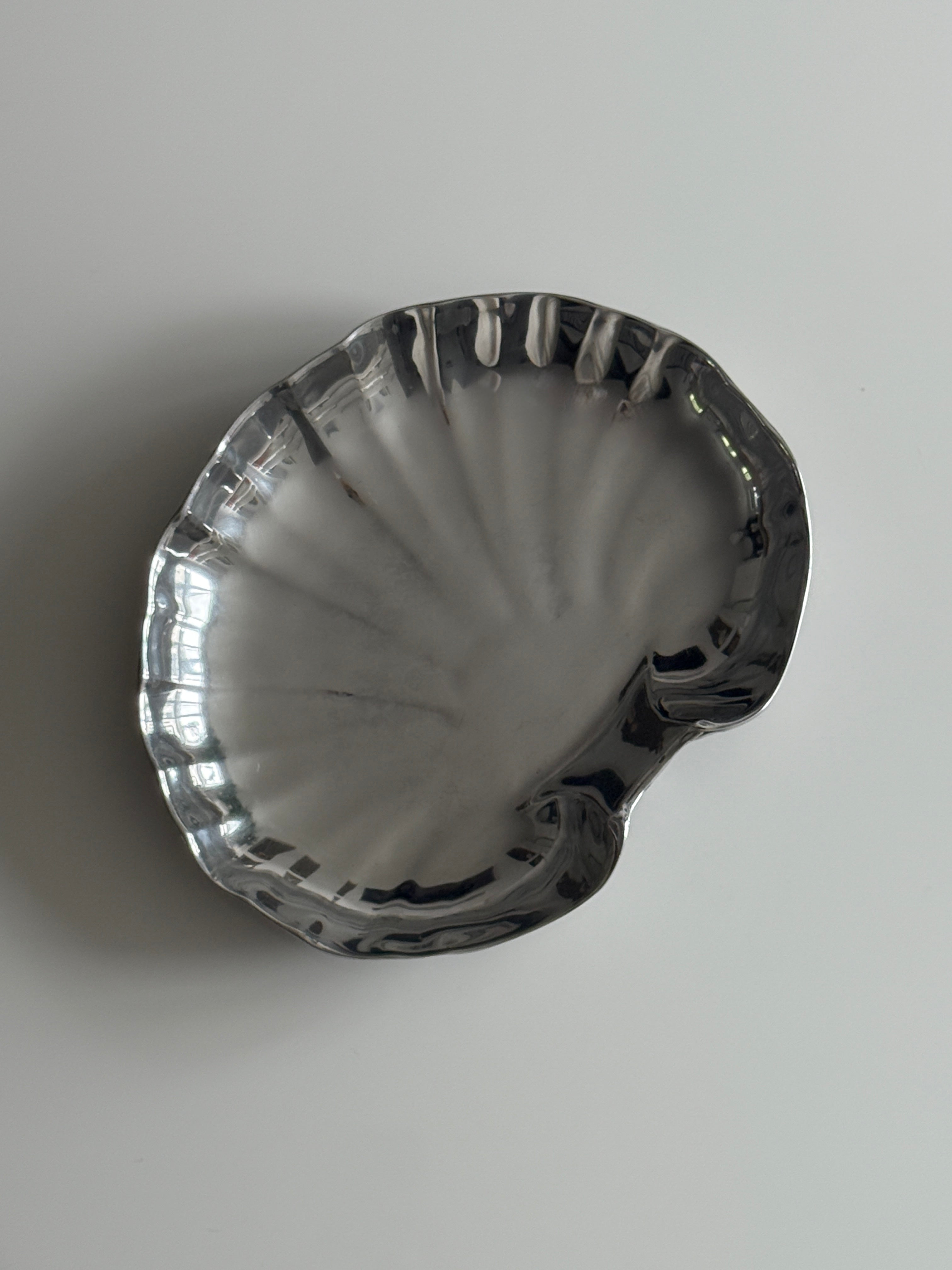 Shell-Shaped Serving Dish