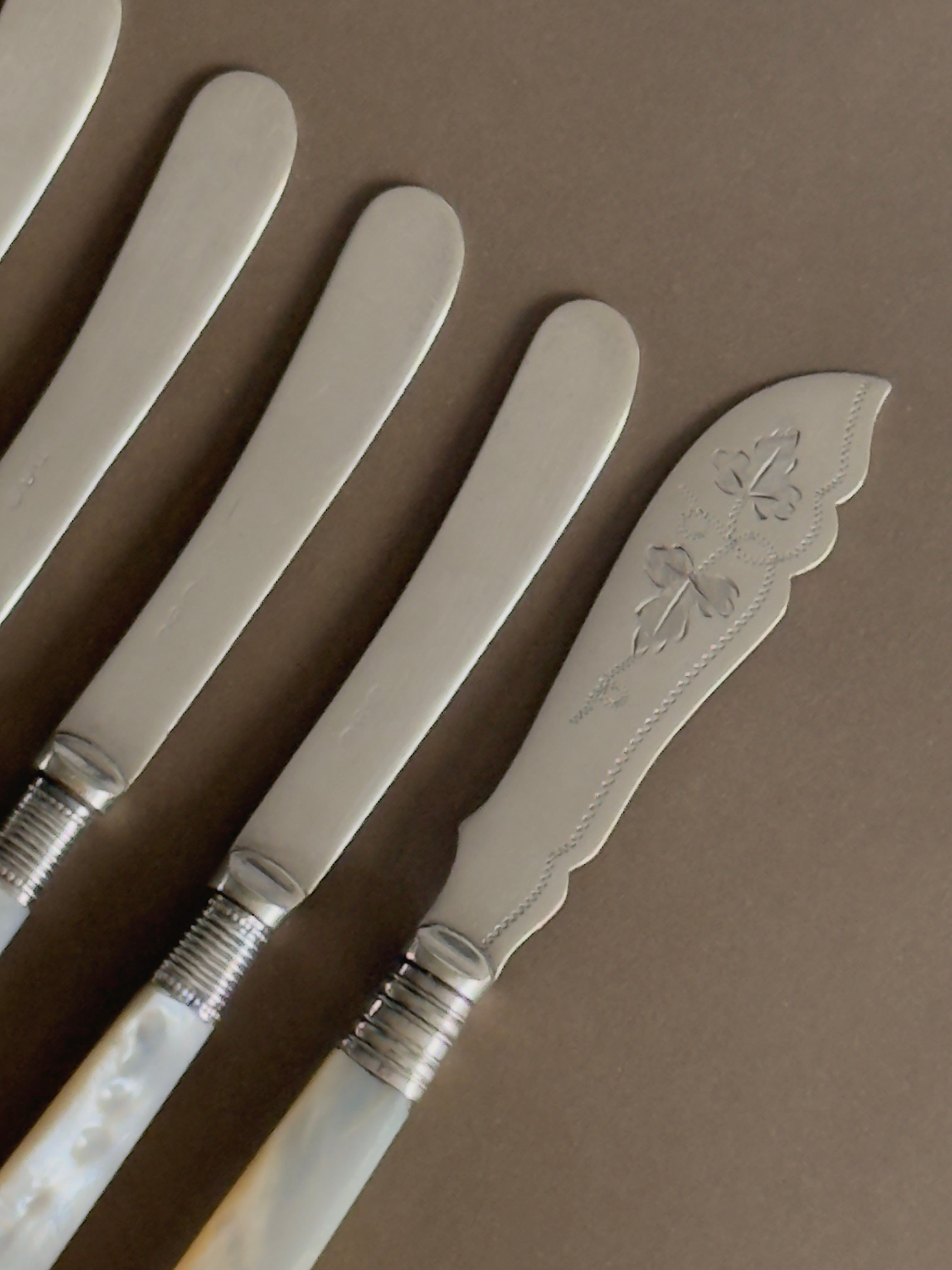 Mother of Pearl Knives - Set of 5