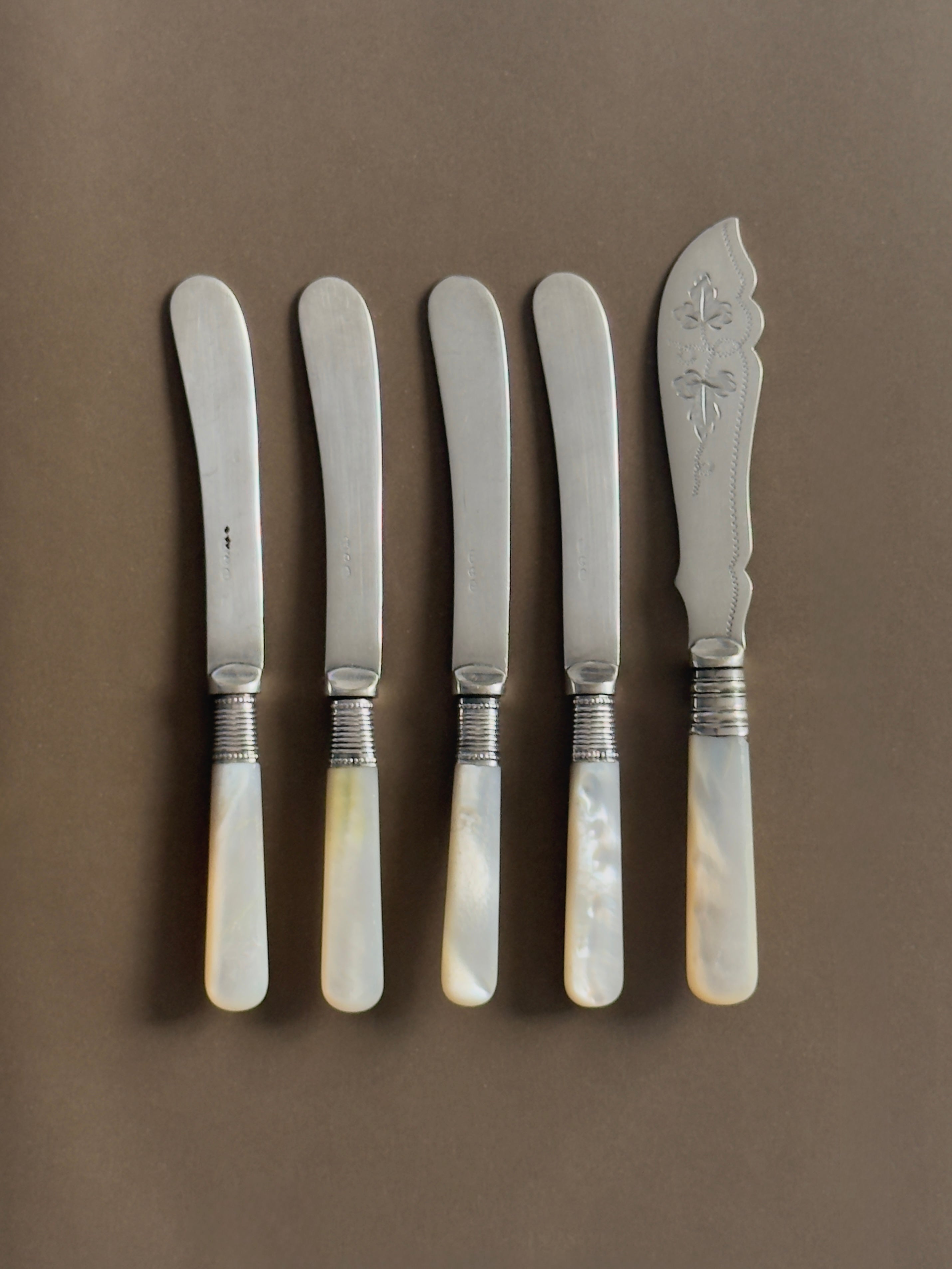 Mother of Pearl Knives - Set of 5